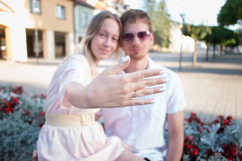 zásnuby snúbenci zásnubný prsteň