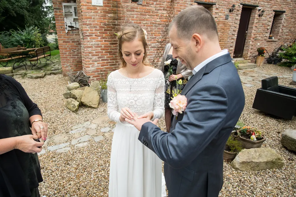 svadba nevesta ženích manželia
