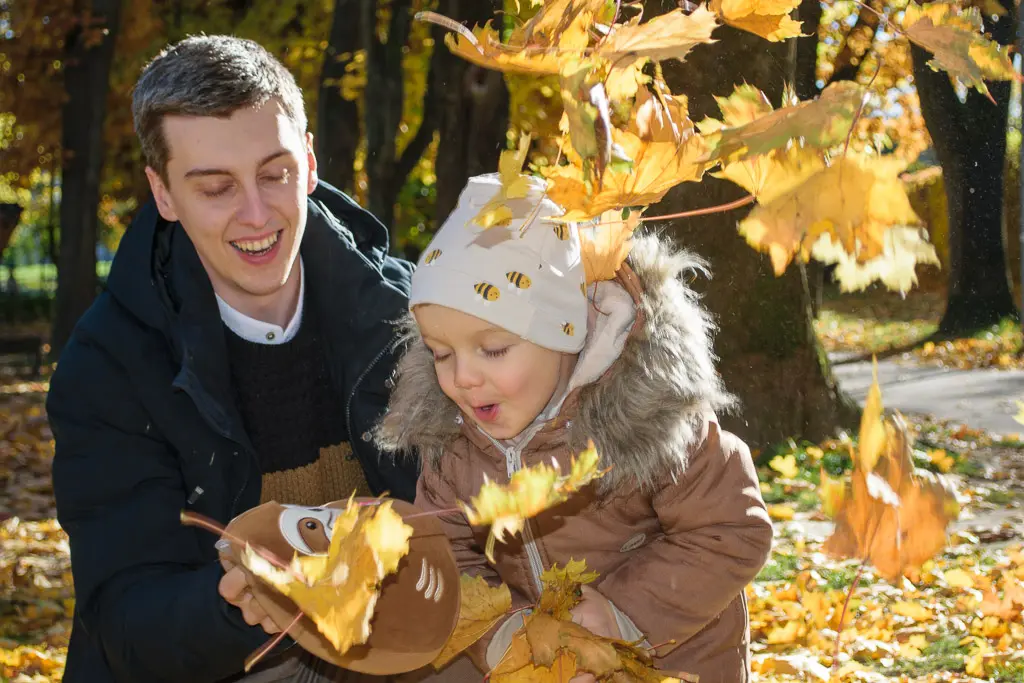 rodina deti manželia snúbenci portrét mama otec