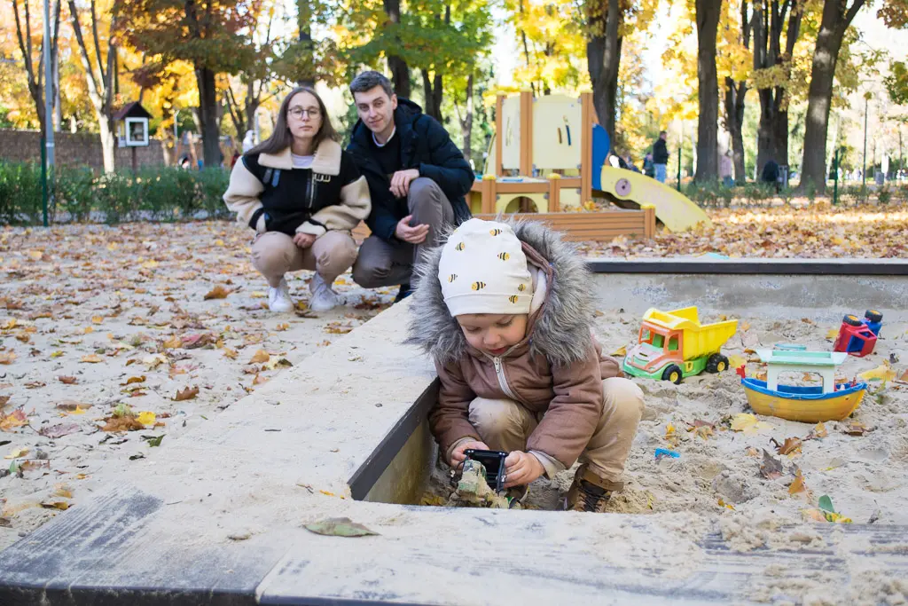 rodina deti manželia snúbenci portrét mama otec